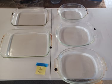 Lot of 5 Pyrex Baking Dishes /