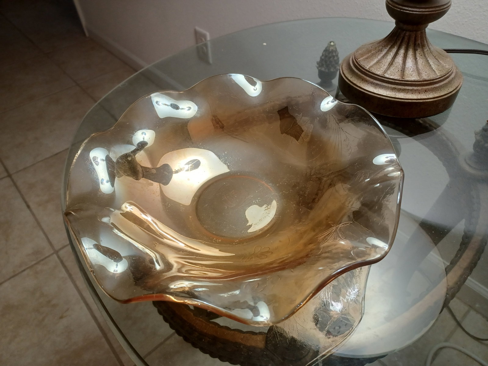 Carnival Glass Fruit Bowl: Carnival Glass Fruit Bowl