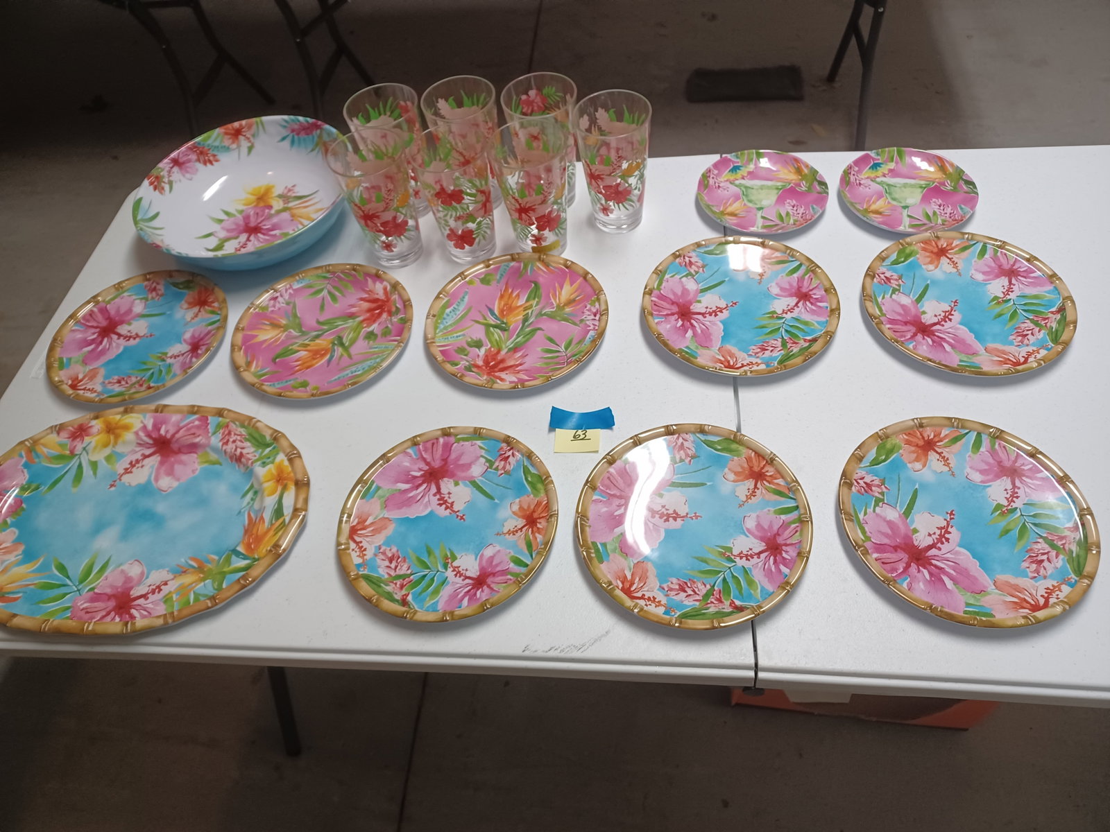 Beautiful Tropical Party Serving Set: Beautiful Tropical Party Serving Set