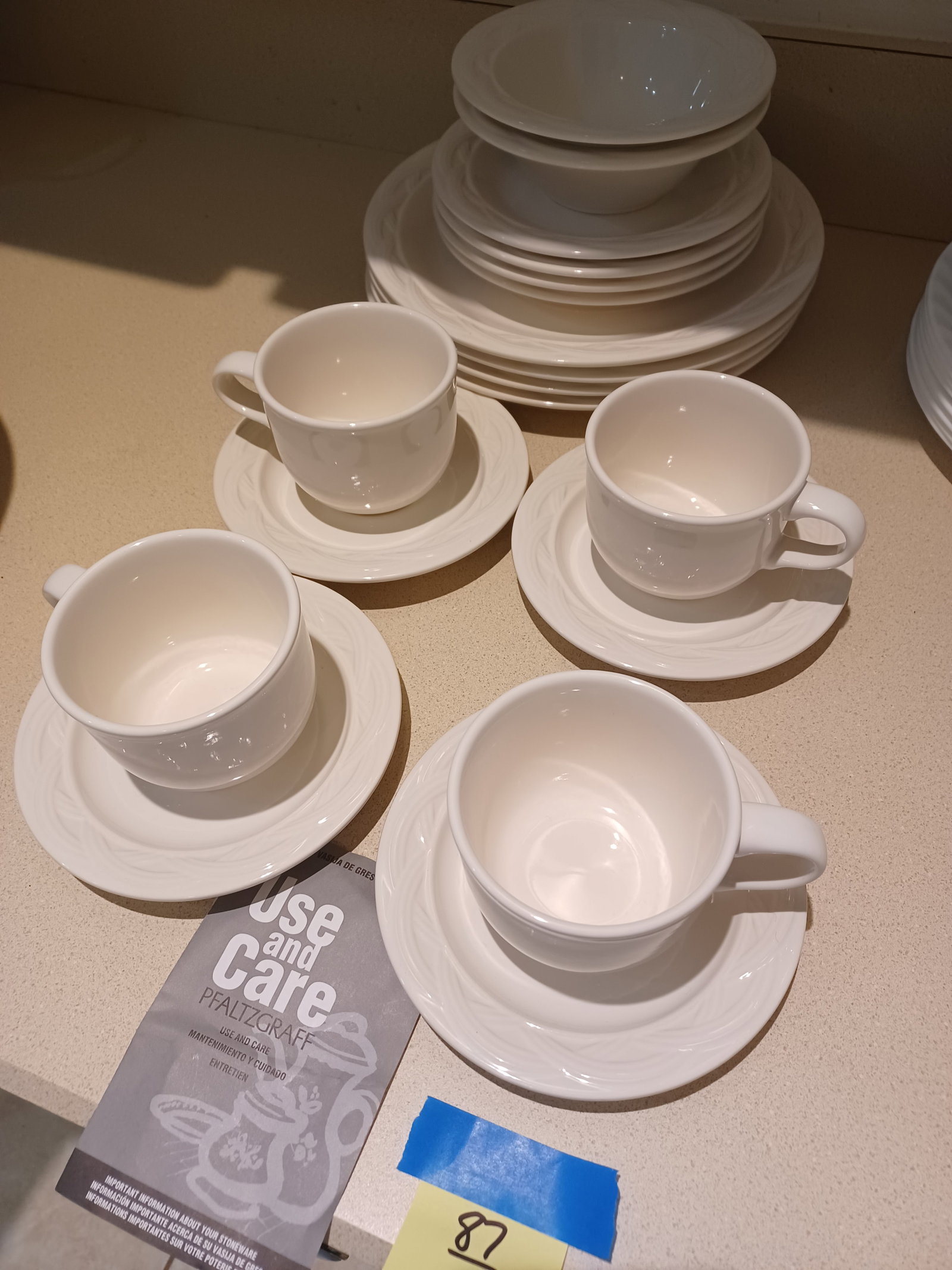 Pfaltzgraff China Set: Pfaltzgraff China Set