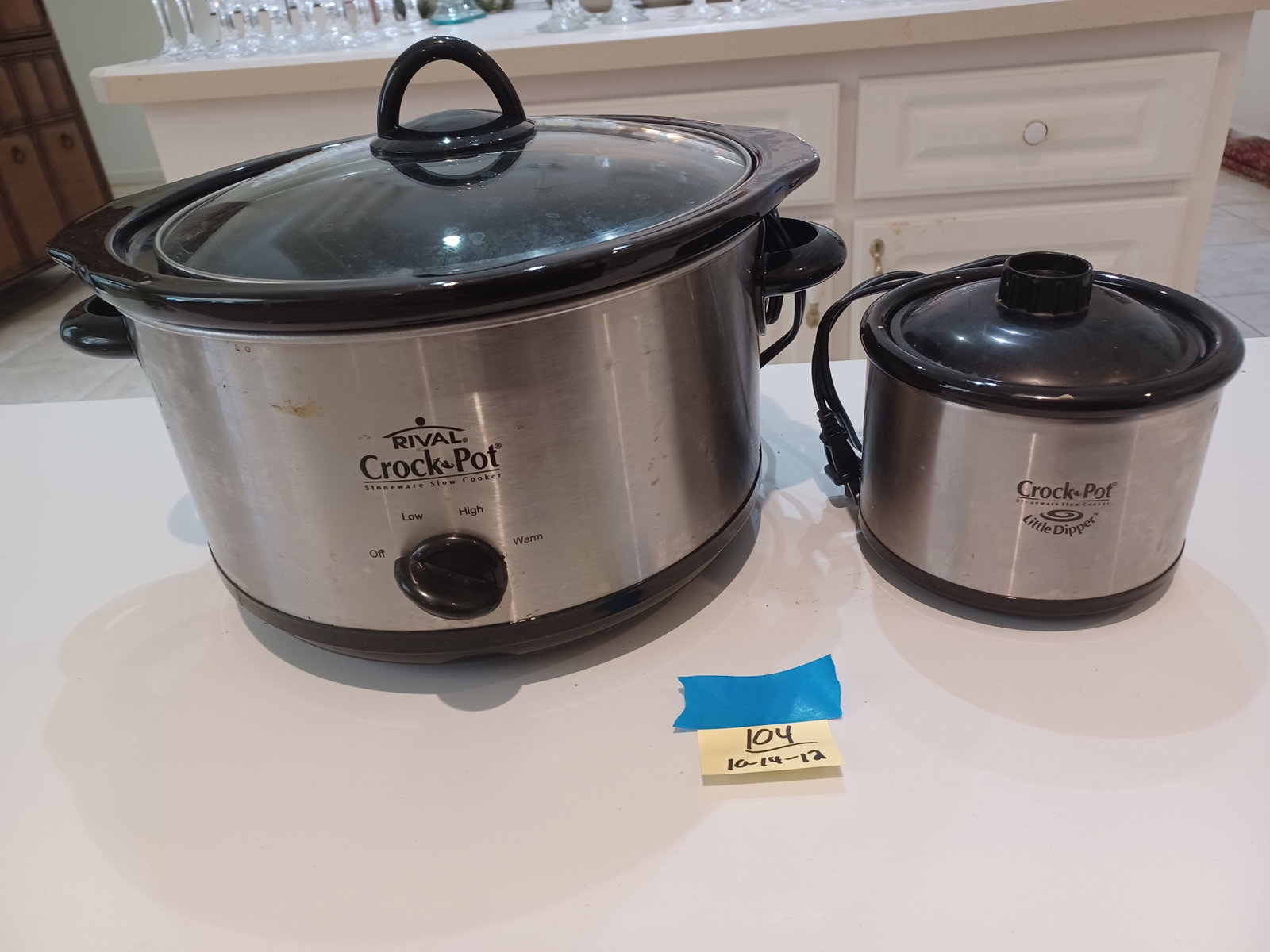 Pair of Crock Pots: Pair of Crock Pots