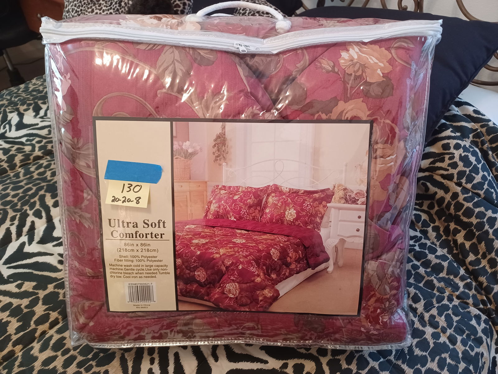 NEW Queen Size Ultra Soft Comfortor (1 of 4)