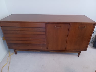 Beautiful Vintage Mid Century Modern Buffet Server by American of Martinsville Furniture Company