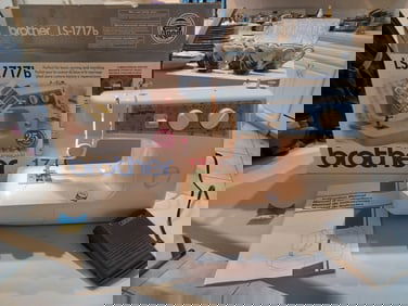 LIKE NEW Brother LS-1717b Sewing Machine