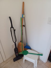 Cleaning Lot all shown/ Vacume Tested and works