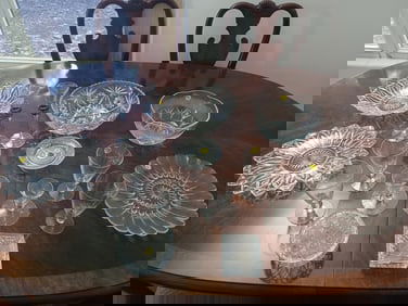 Large Lot of Beautiful Glassware Pieces