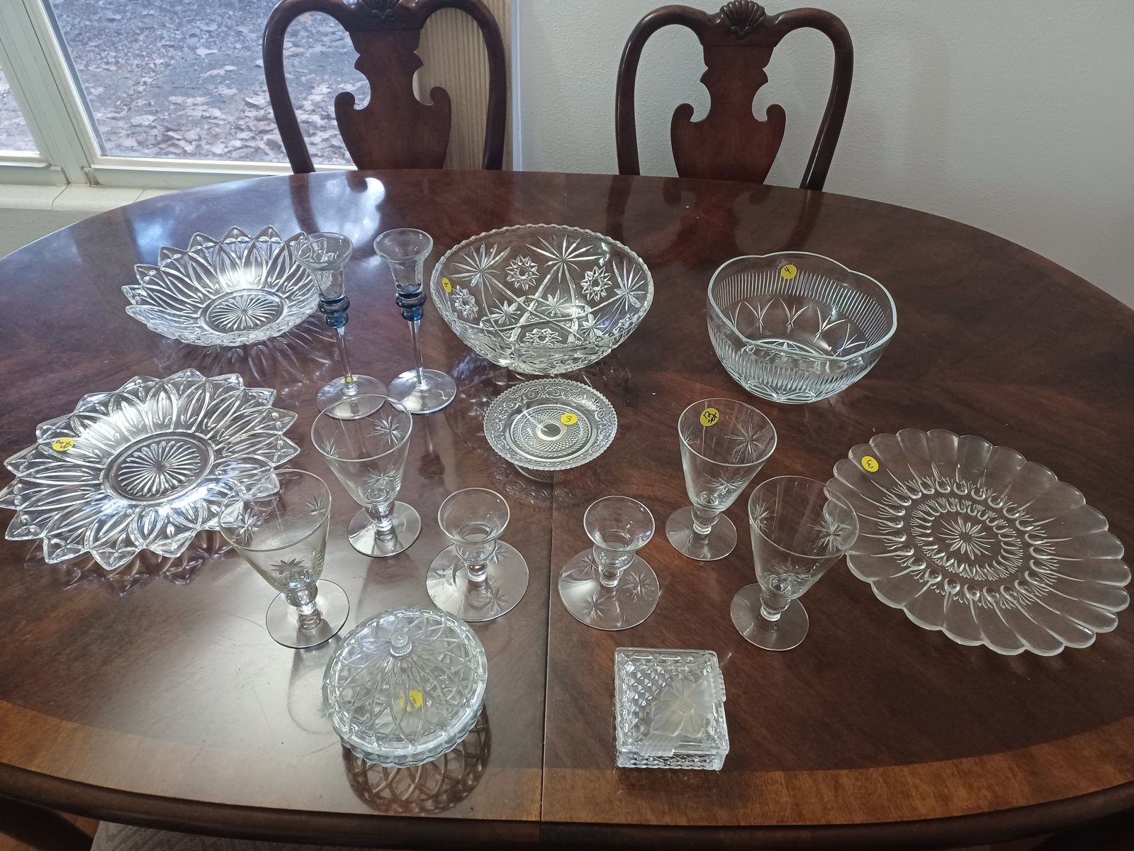Large Lot of Beautiful Glassware Pieces (1 of 9)