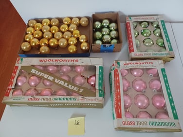 Vintage Woolworths Glass Ornaments with original boxes in as seen condition