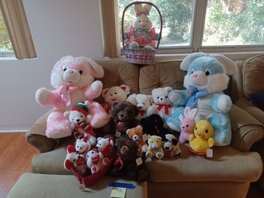Large Lot of Stuffed animals as seen in photos