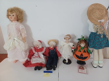 Lot of Vintage Dolls