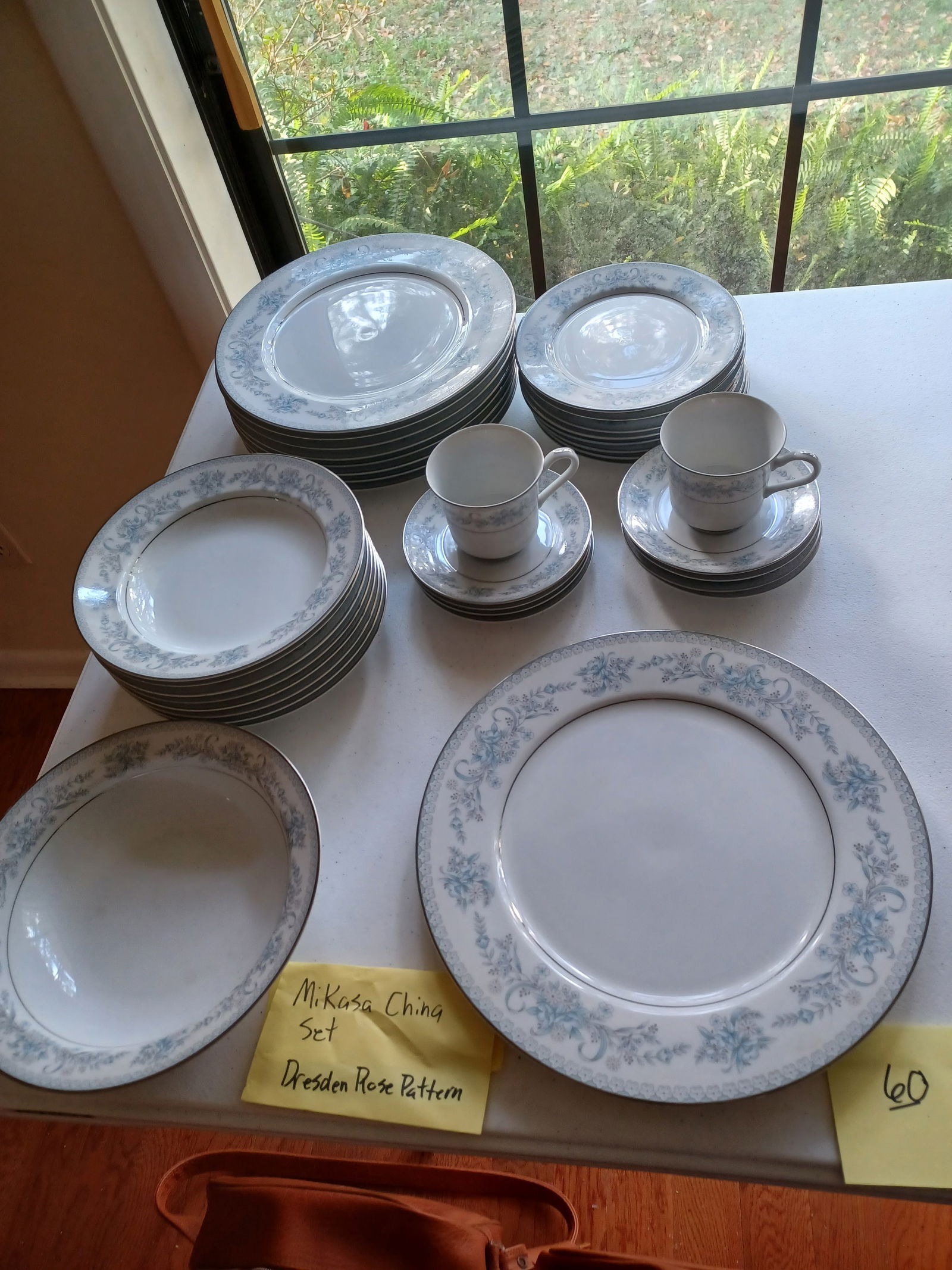 Mikasa China Set Dresden Pattern (1 of 6)