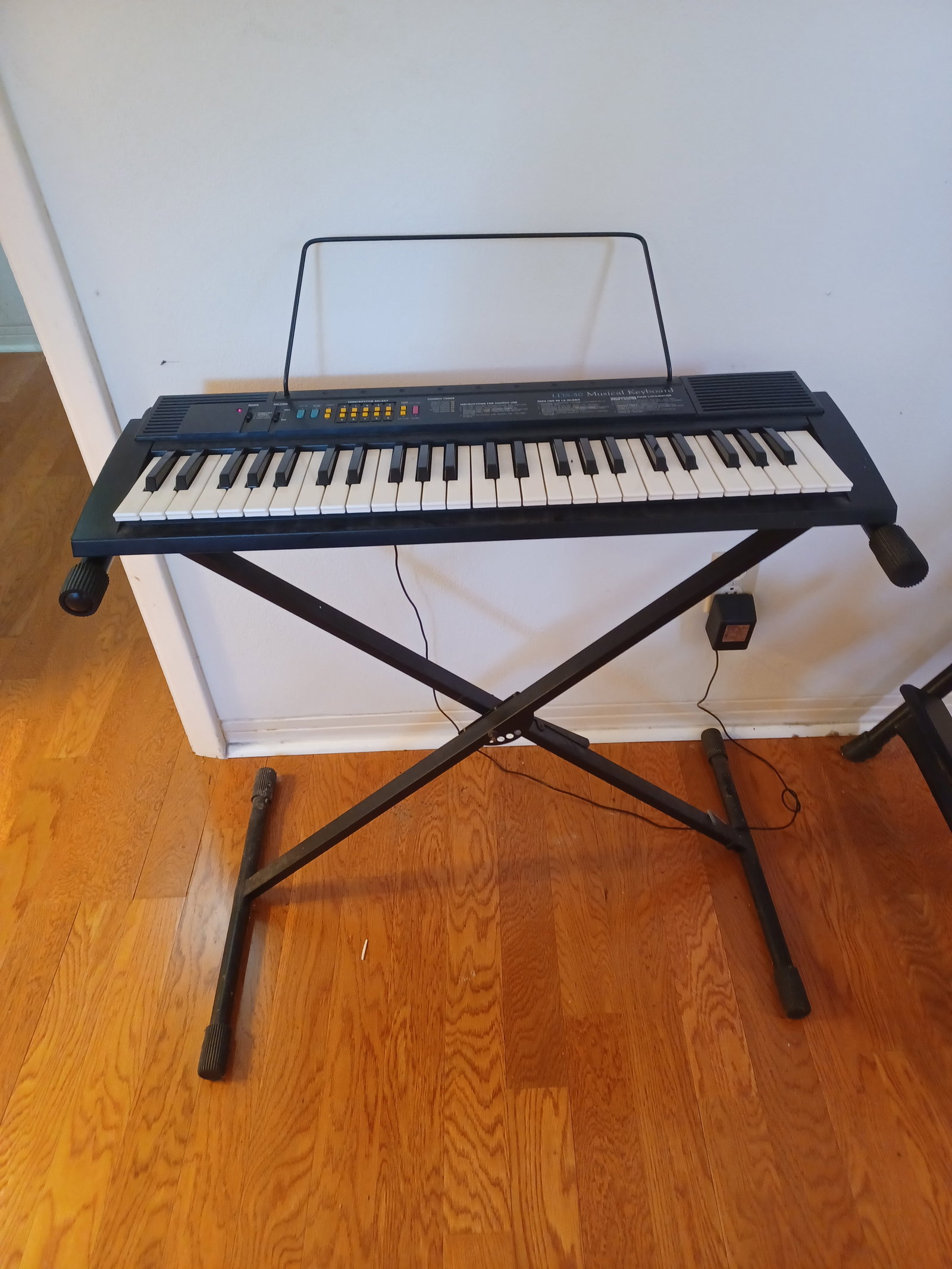 LDS 50 Musical Keyboard and stand: LDS 50 Musical Keyboard and stand