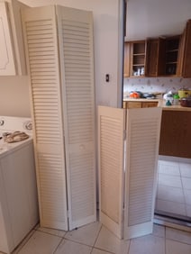 Lot of Folding Doors/ as seen