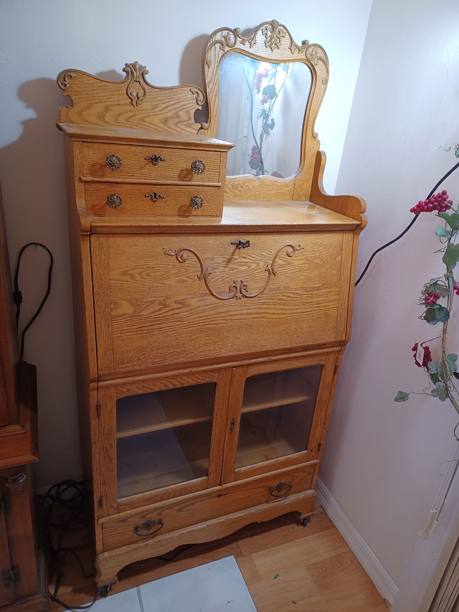 Beautiful Oak Victorian Drop Front Secretary / Has working locks with keys: Beautiful Oak Victorian Drop Front Secretary / Has working locks with keys