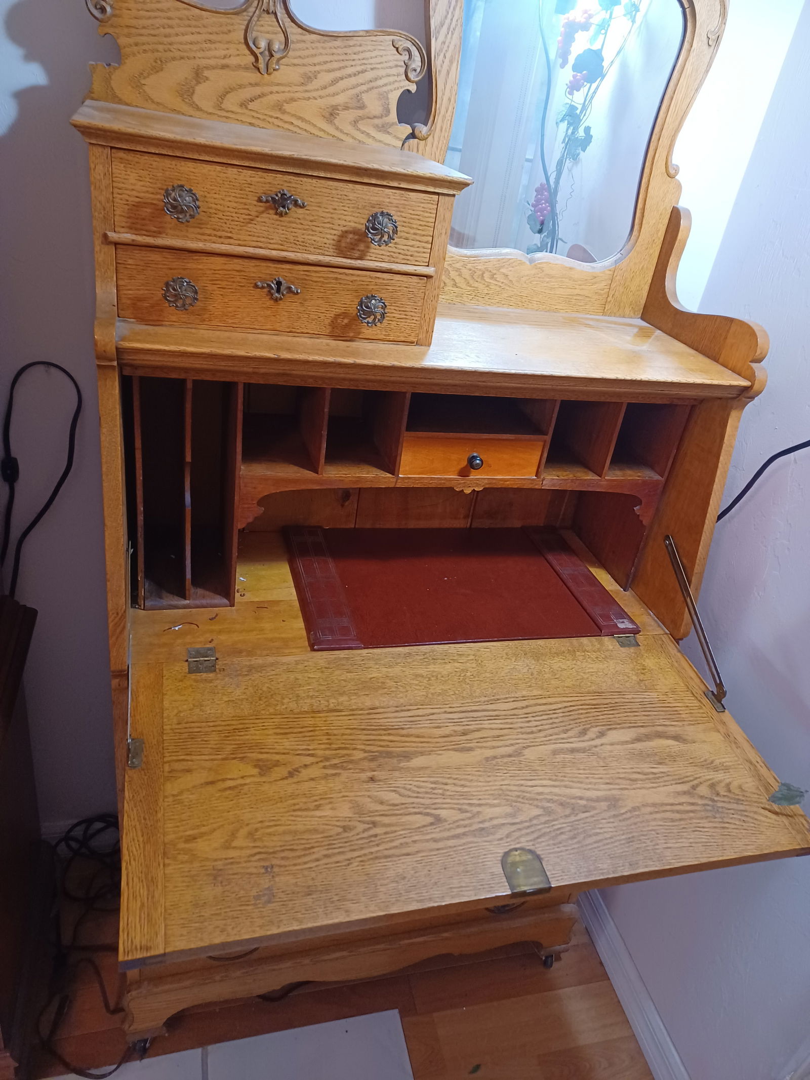 Beautiful Oak Victorian Drop Front Secretary / Has working locks with keys - 5