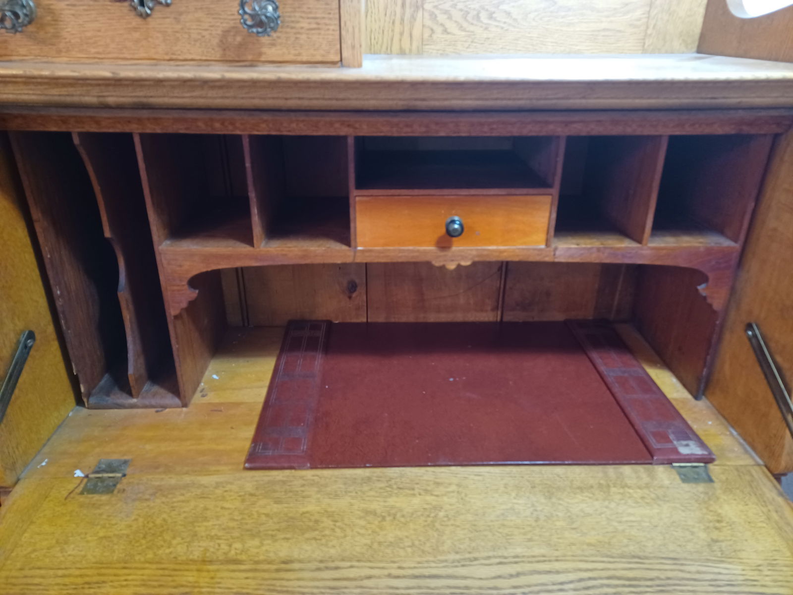 Beautiful Oak Victorian Drop Front Secretary / Has working locks with keys - 6