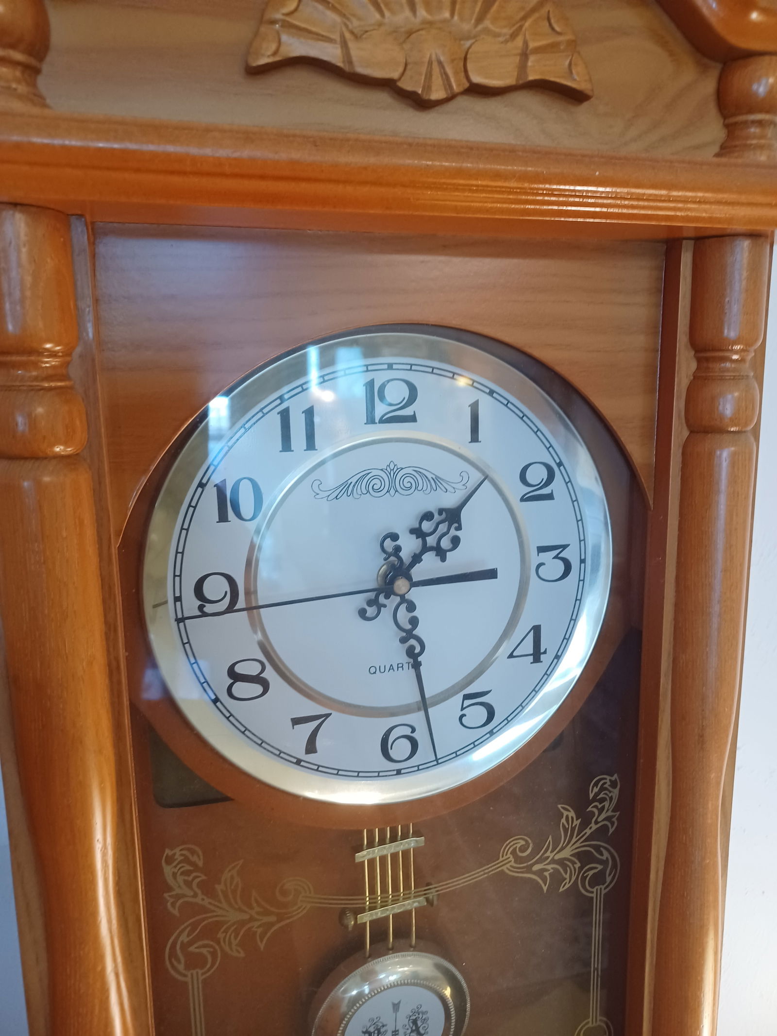 Nice Contemporary Oak Wall Clock / working - 3