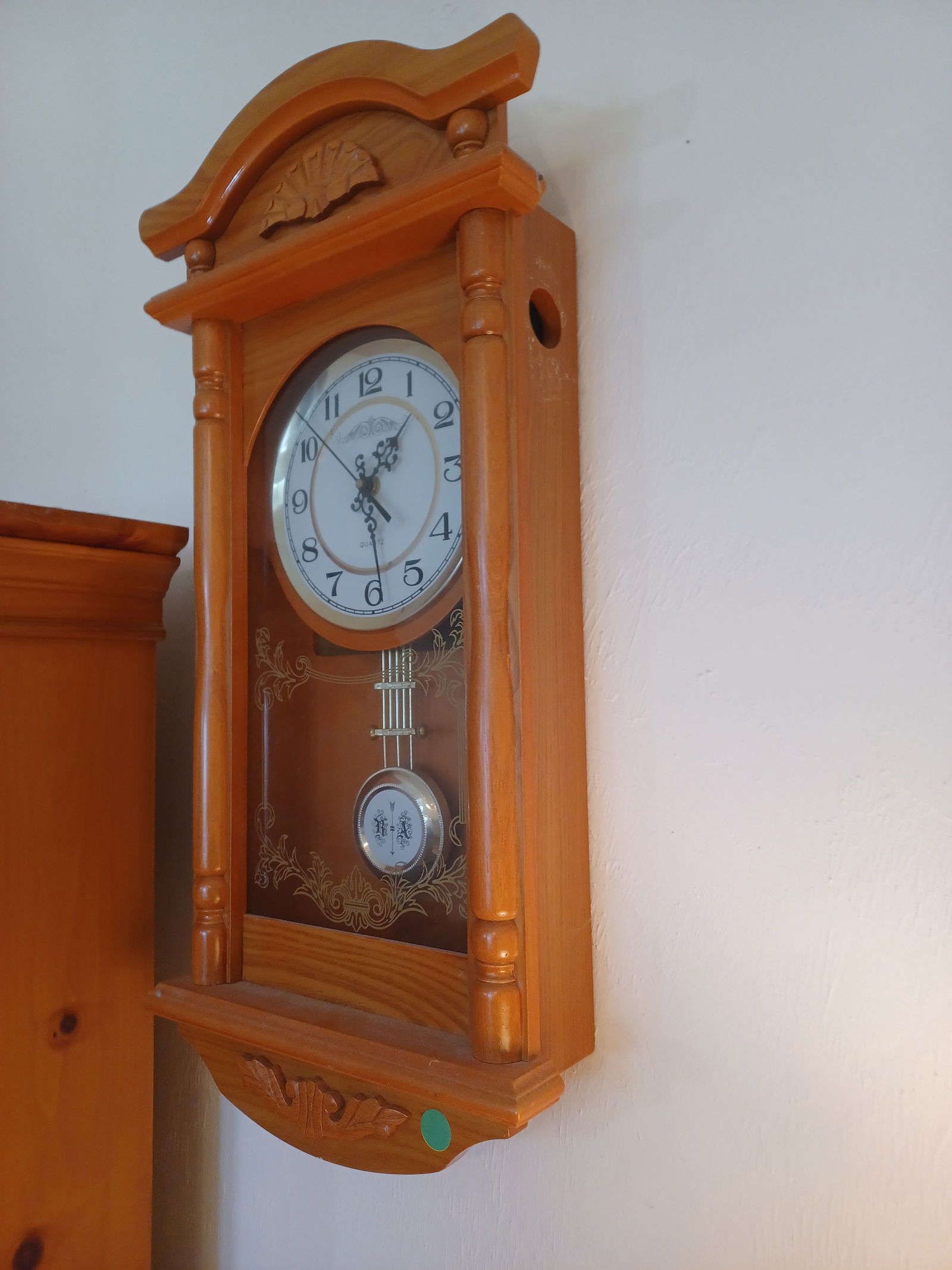 Nice Contemporary Oak Wall Clock / working - 5