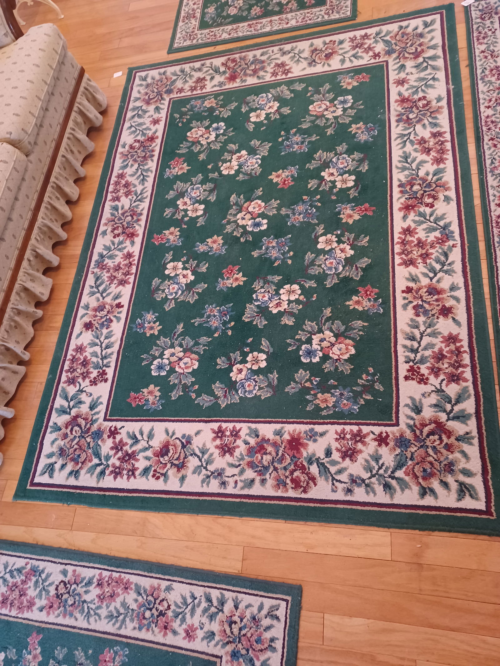 Beautiful Set of 4 Esteem Area Rugs and Runners / Royal Splendor Forest Pattern - 4