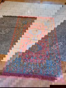 Beautiful Oriental Area Rug