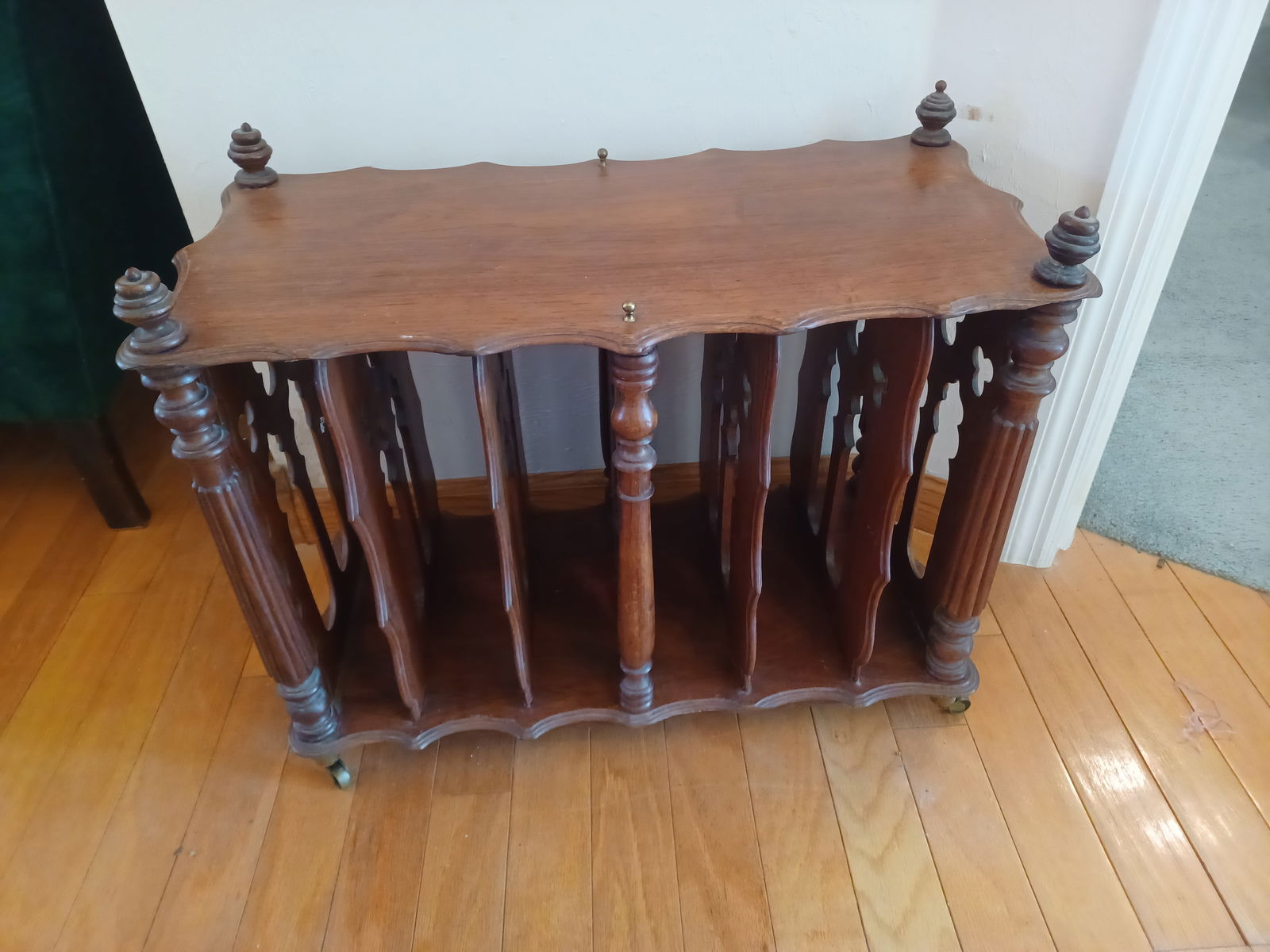Victorian Caturbury Cabinet: Victorian Caturbury Cabinet