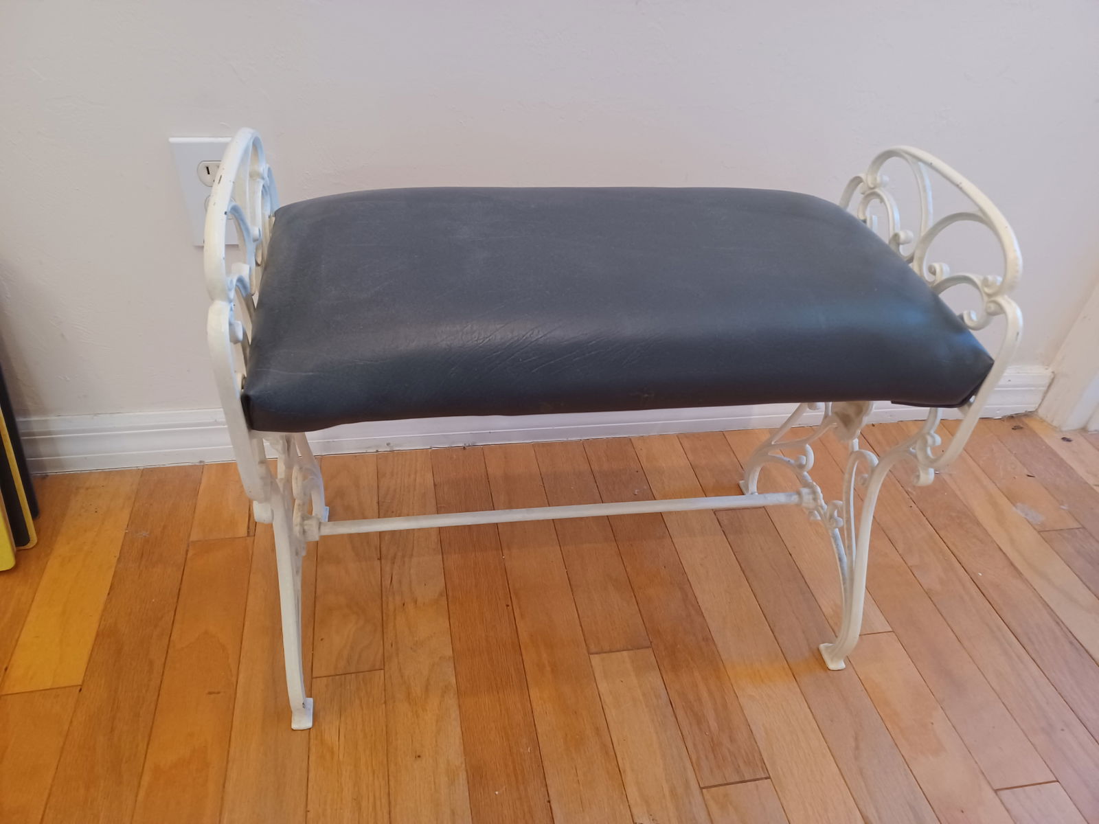 Wrought Iron Bench: Wrought Iron Bench