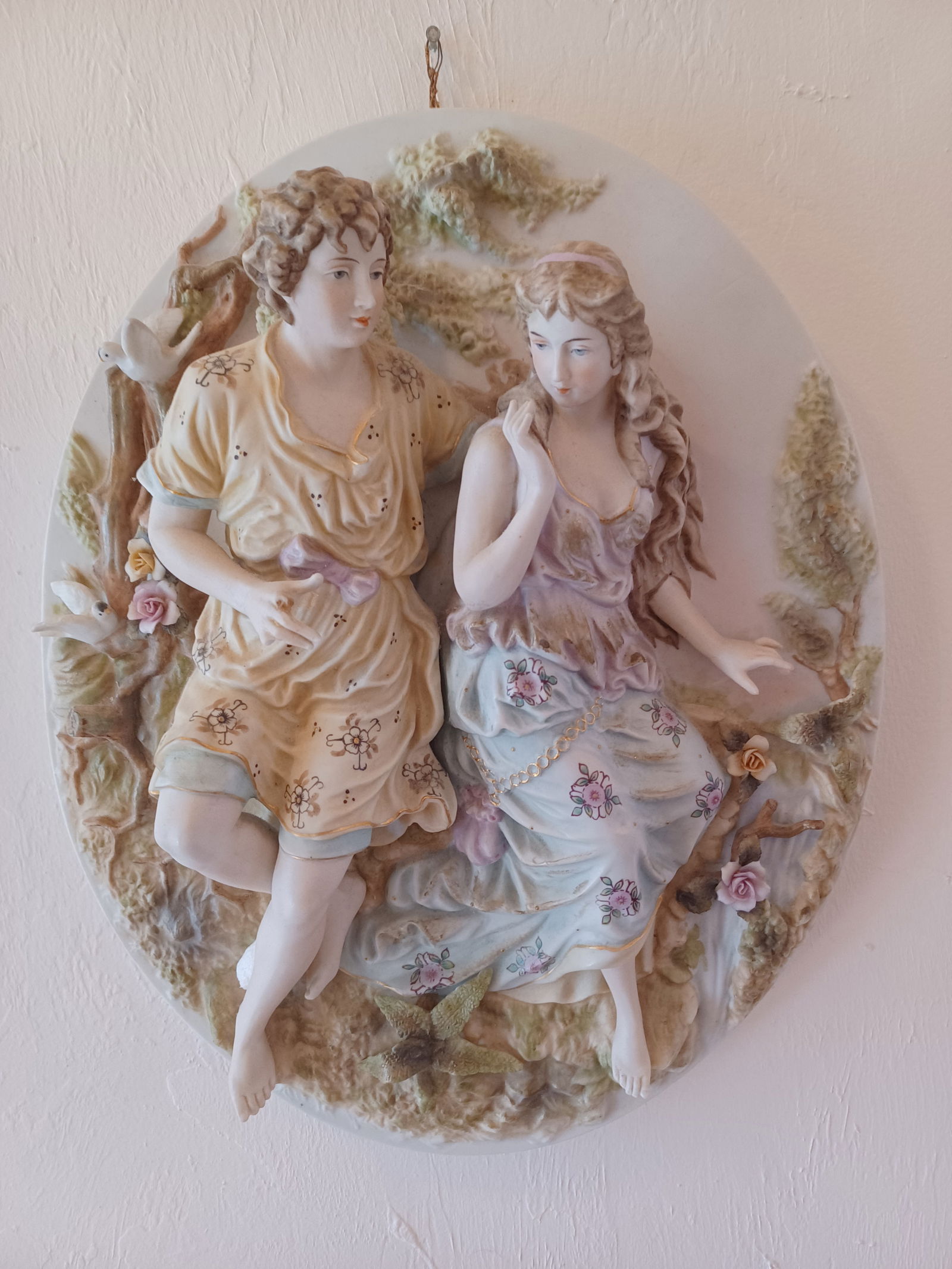 Vintage Arnart Porcelain Wall Sconce / condition issue: Vintage Arnart Porcelain Wall Sconce / condition issue