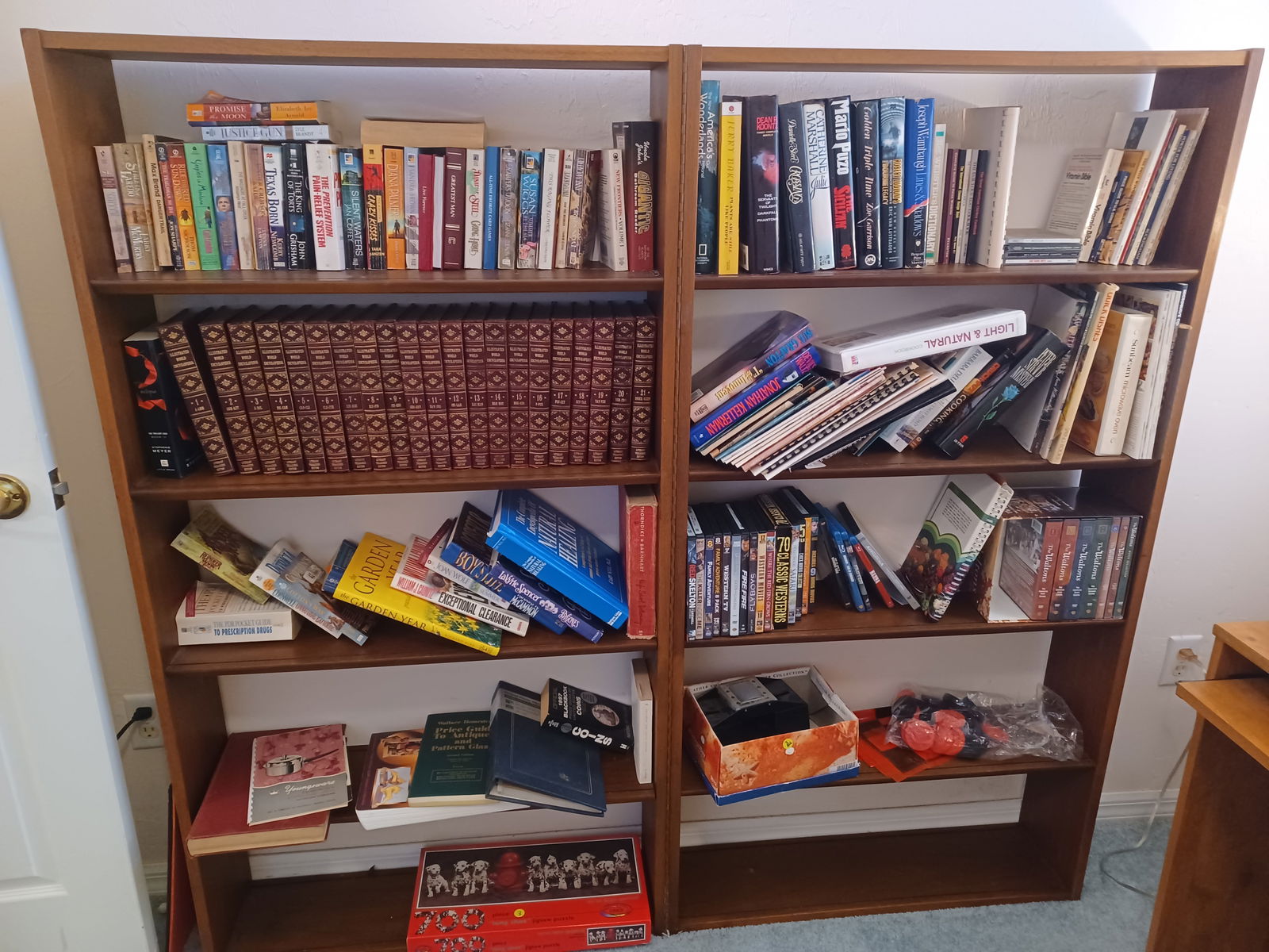 Contents of Bookshelf / bookshelf not included: Contents of Bookshelf / bookshelf not included