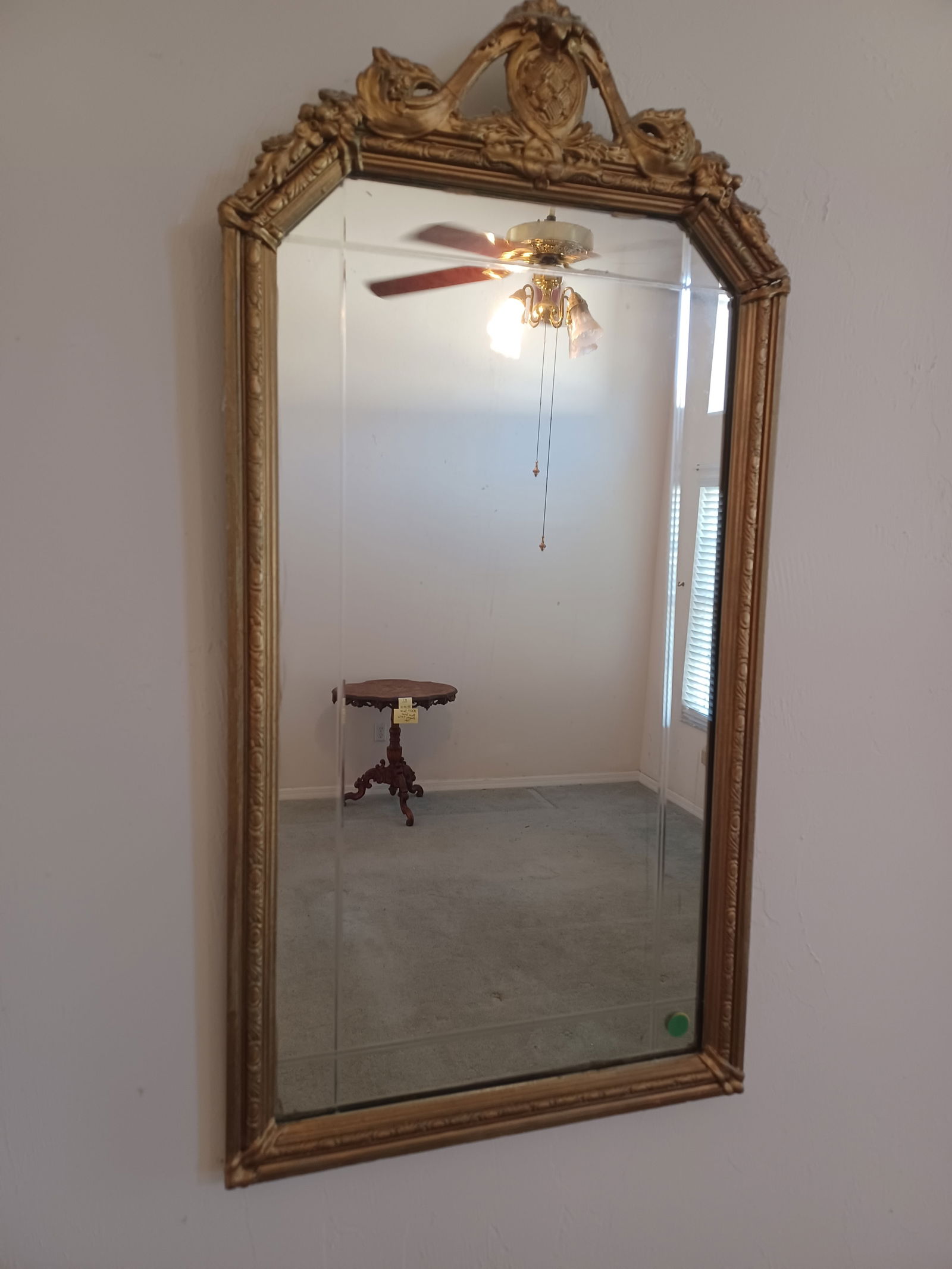 Ornate Gold Wall Mirror: Ornate Gold Wall Mirror