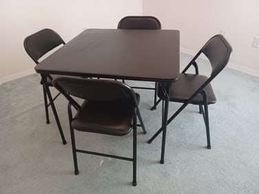 NEW Card Table and 4 Chairs