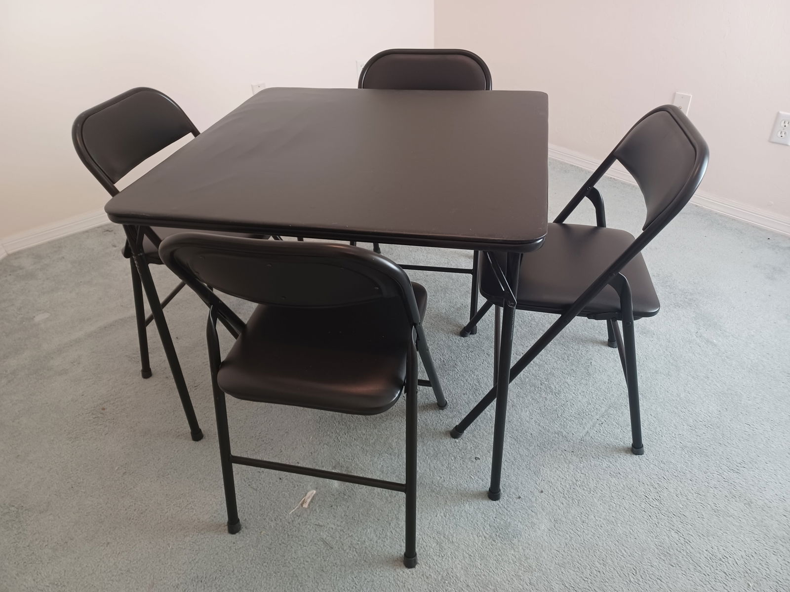 NEW Card Table and 4 Chairs (1 of 5)