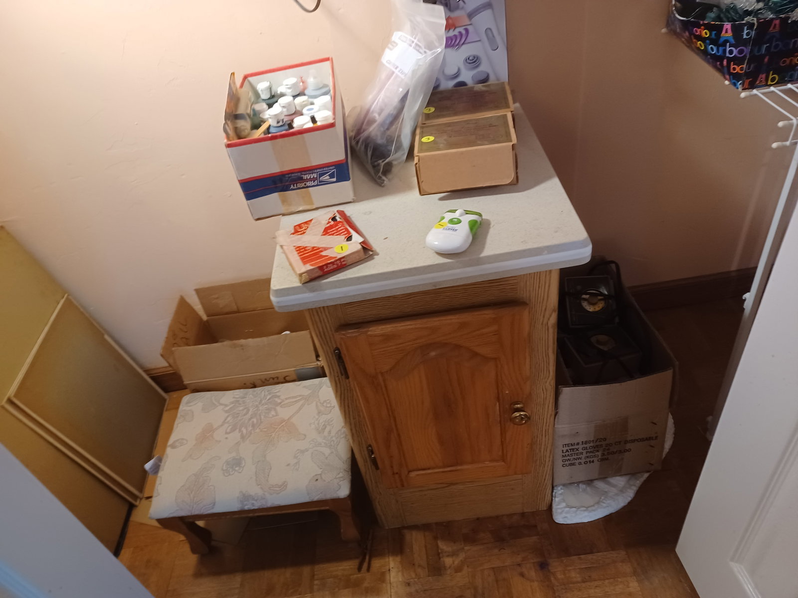 Entire Contents of Closet / except metal lamp - 8