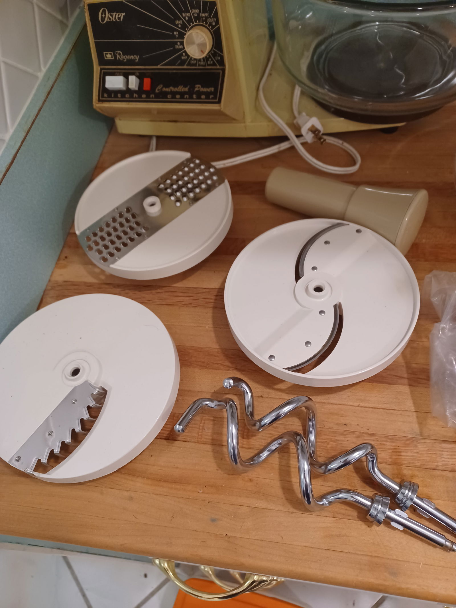 Amazing Vintage Oster Kitchen Center with all the attachments shown / tested works - 9