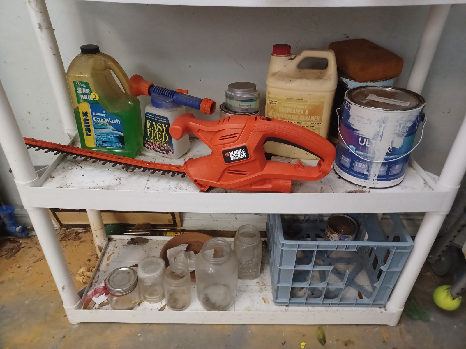 White Shelf and Contents as seen / hedger works - 5