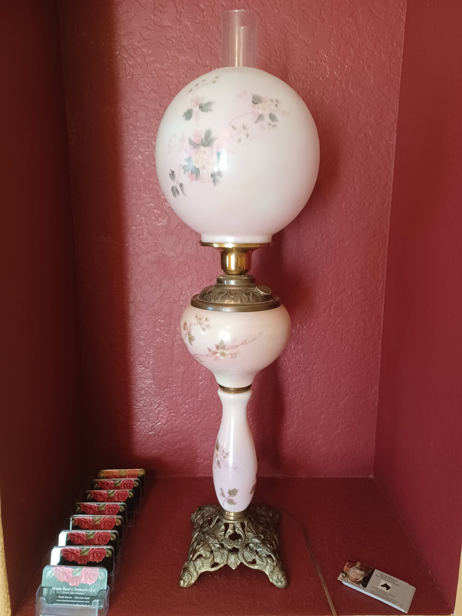 Beautiful Tall Vintage Gone With The Wind Lamp: Beautiful Tall Vintage Gone With The Wind Lamp