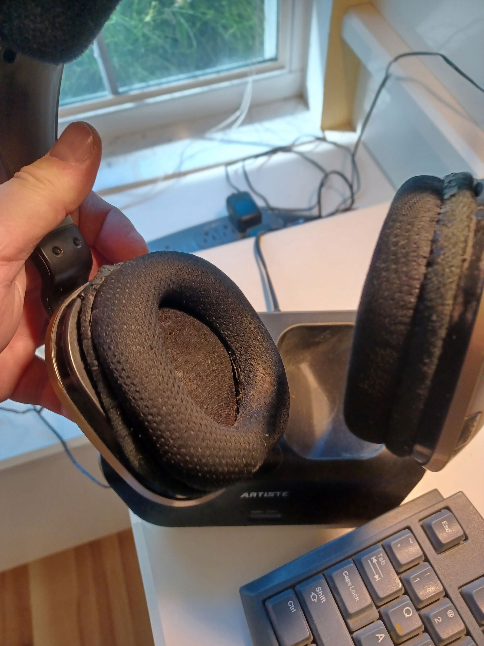 Large Office Lot / Monitors and all contents on top of desk and in drawers / as seen - 8