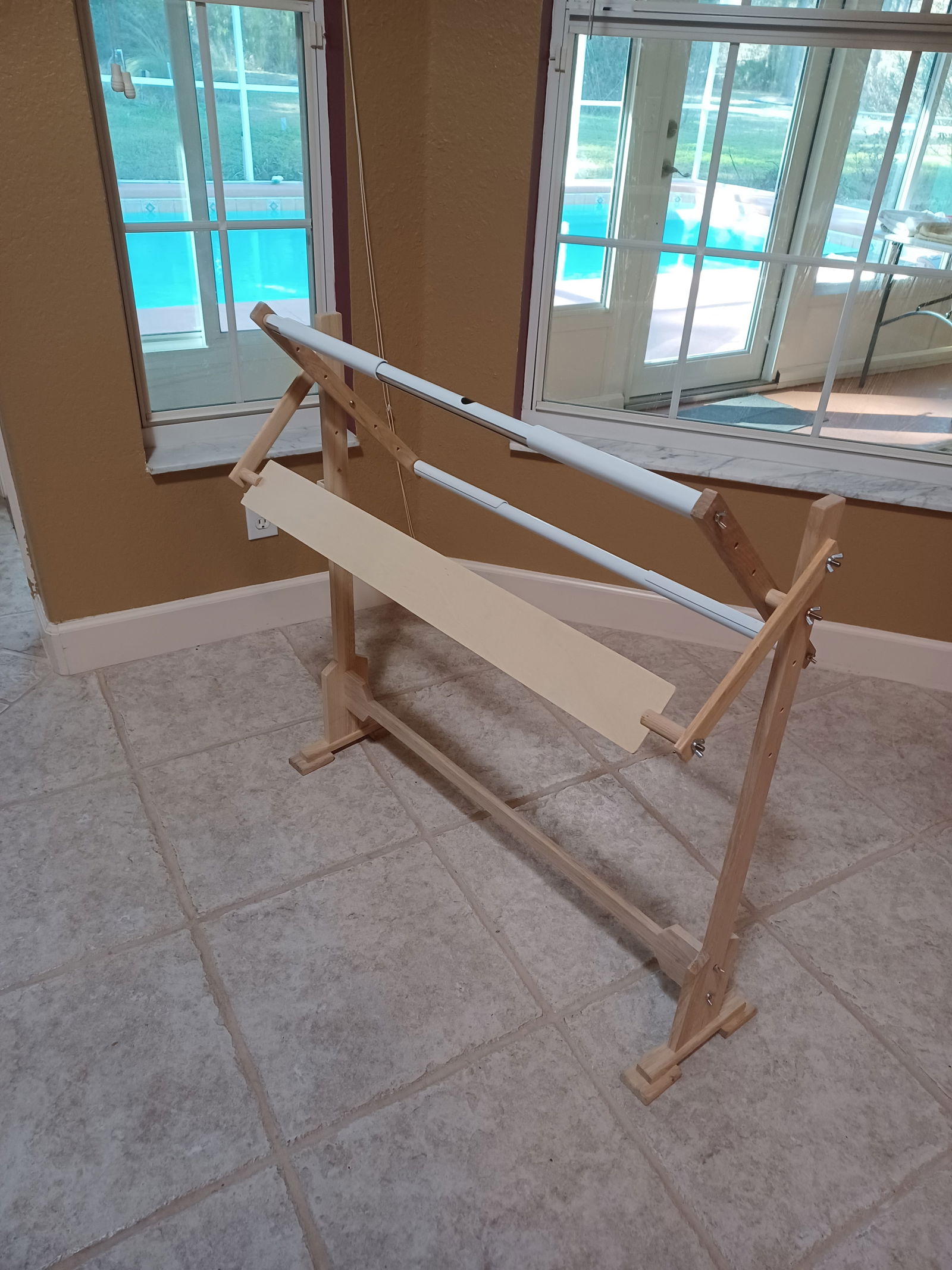 Embroidery Stand: Embroidery Stand