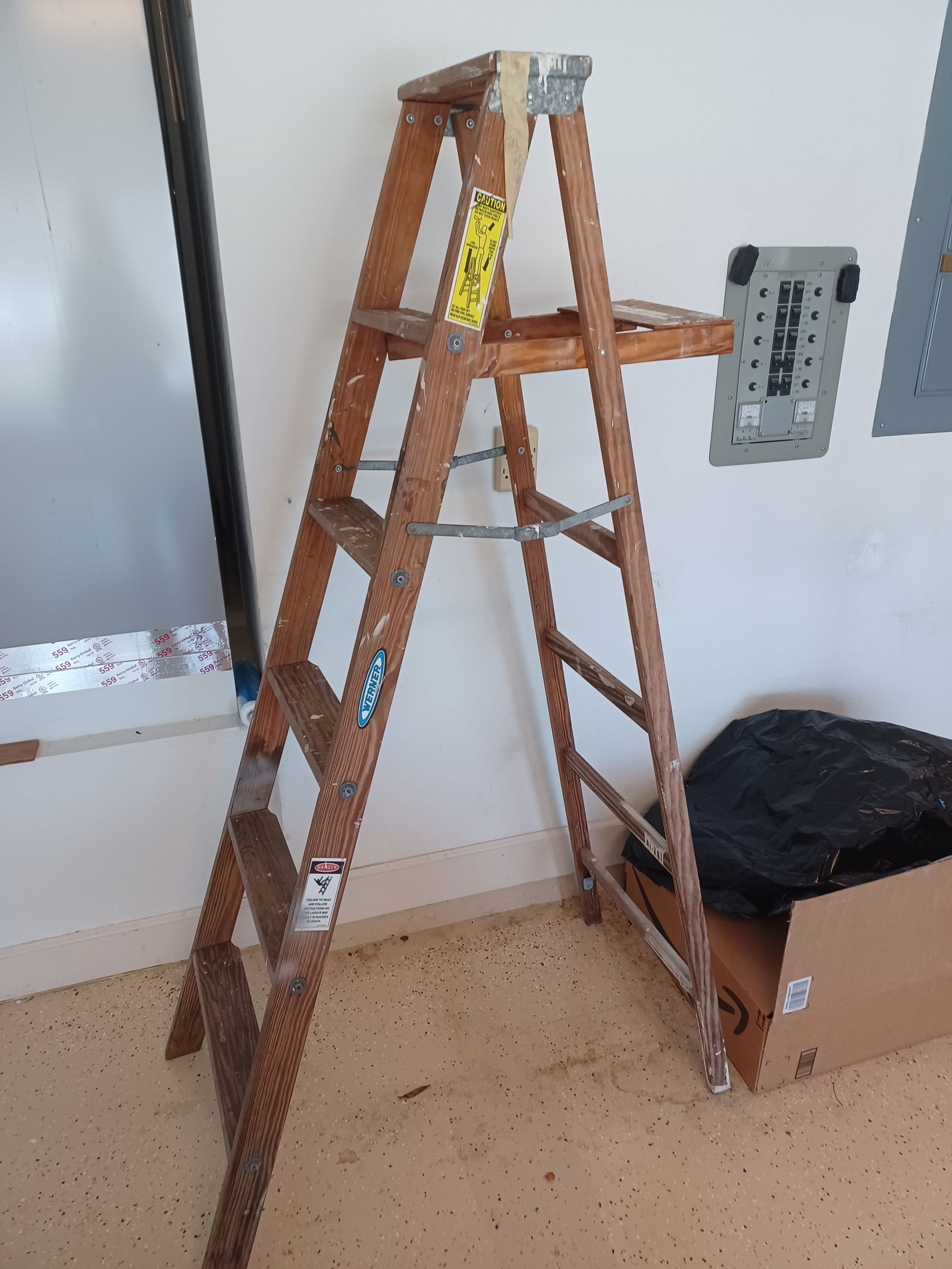 6 foot Werner Wood Ladder (1 of 5)