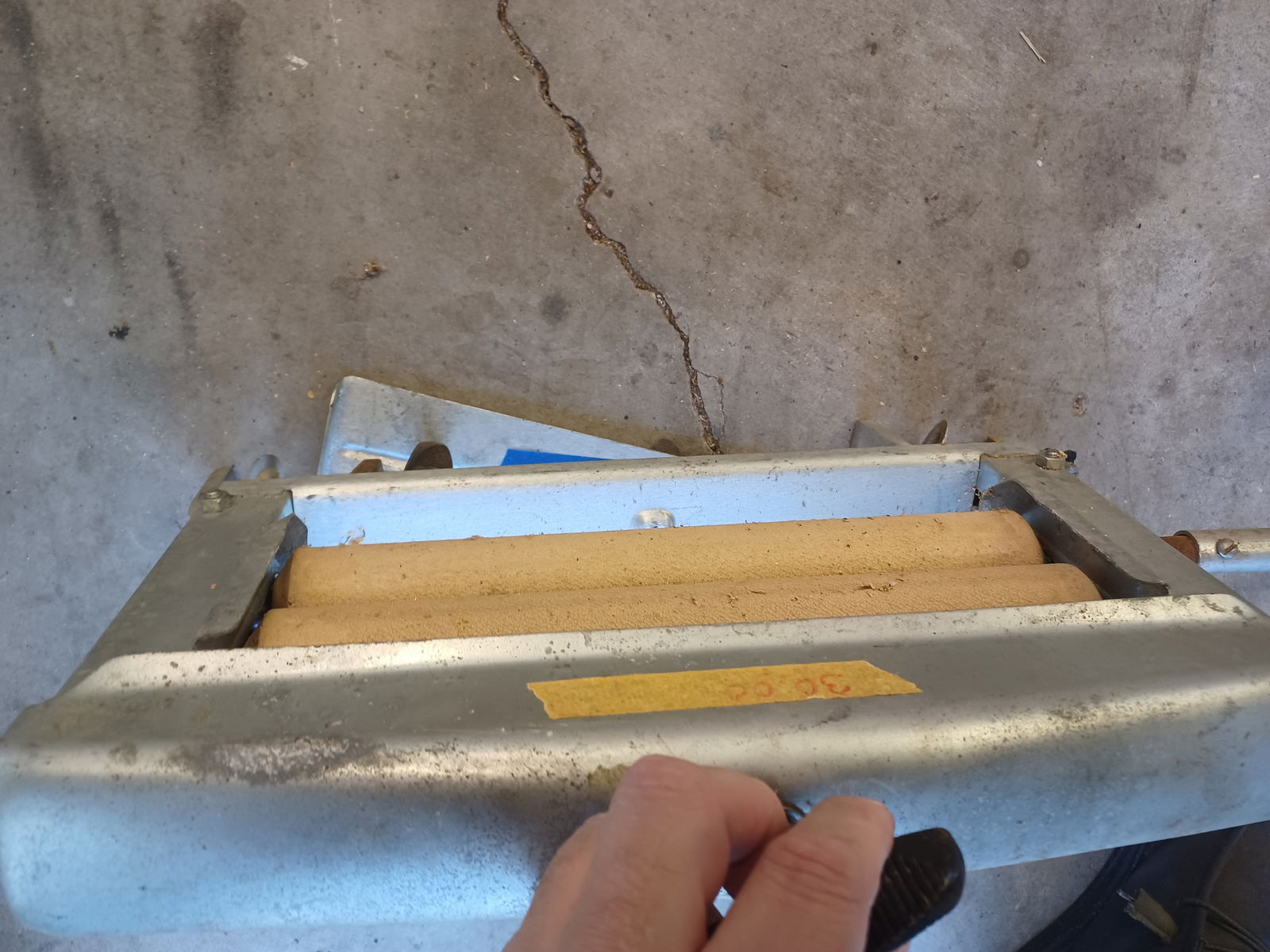 Vintage Wringer for wash Tub - 3