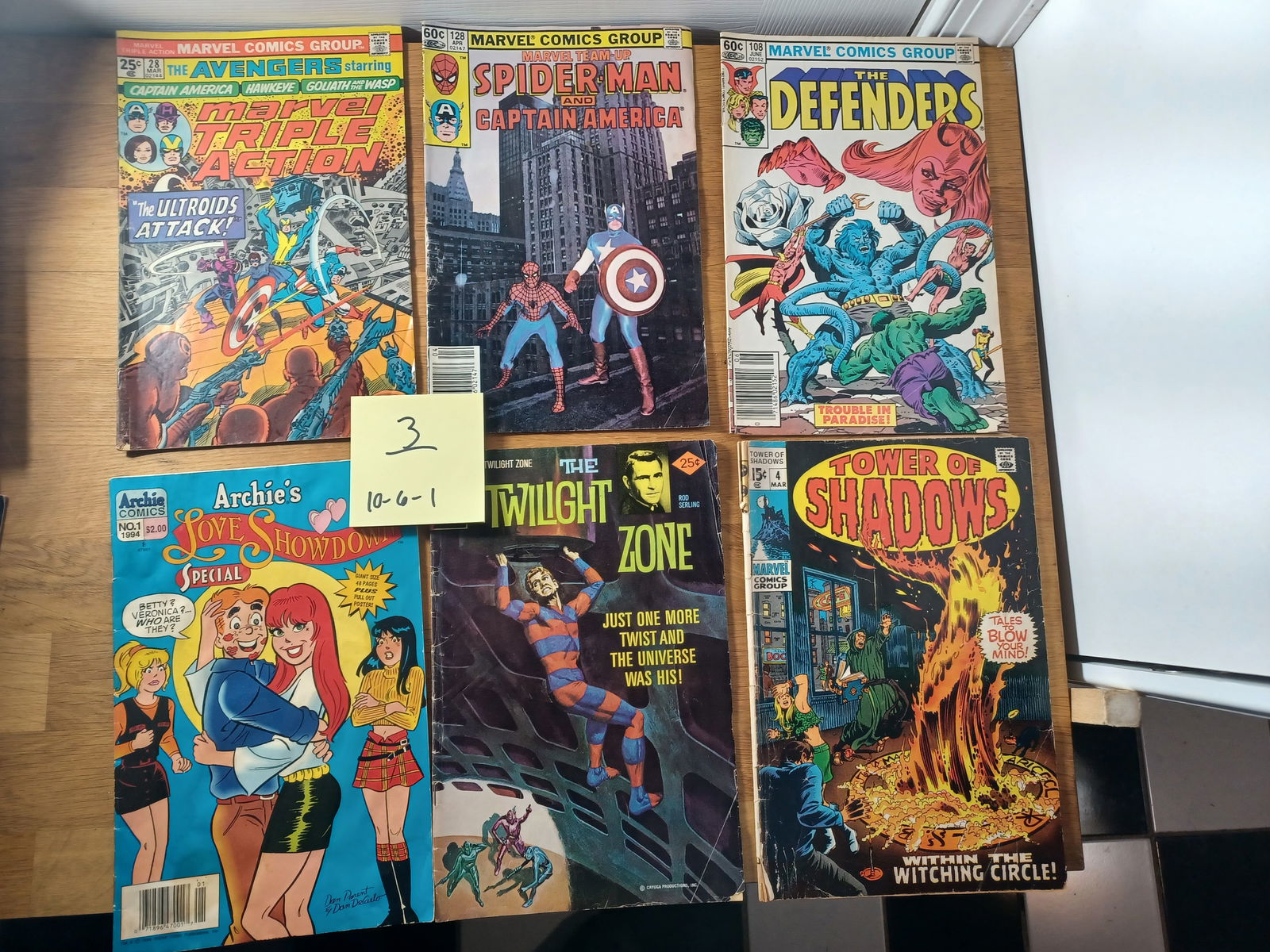 Lot of 6 Comic Books / As seen - 2