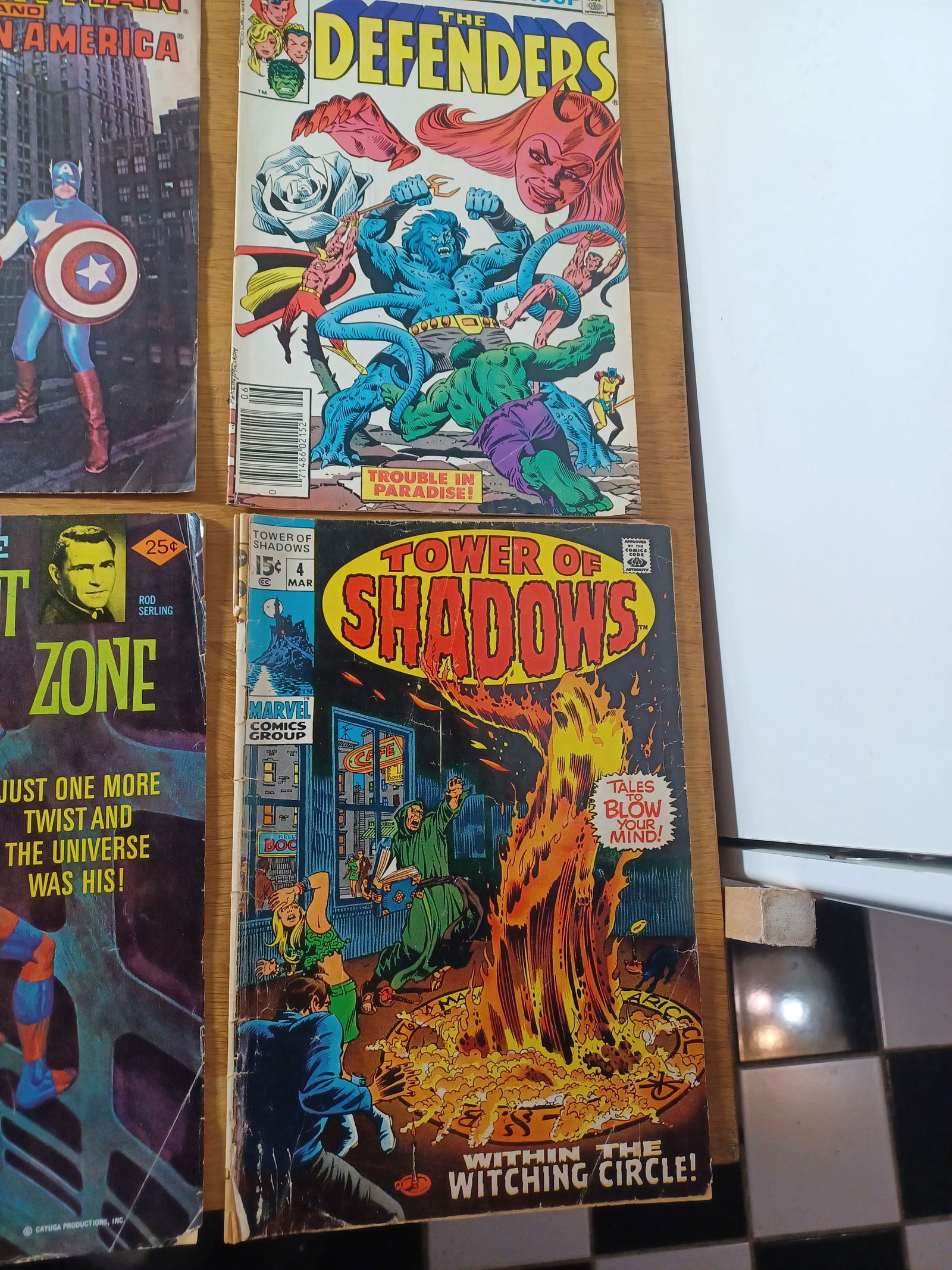 Lot of 6 Comic Books / As seen - 4