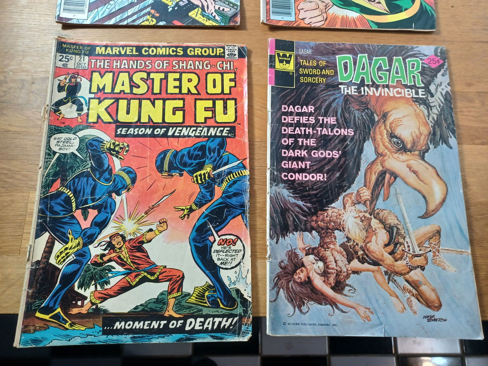 Lot of 4 Comic Books / As seen - 4