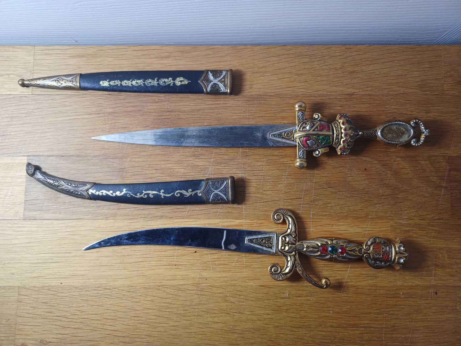 Vintage Pair of Ornate Letter Openers - 4