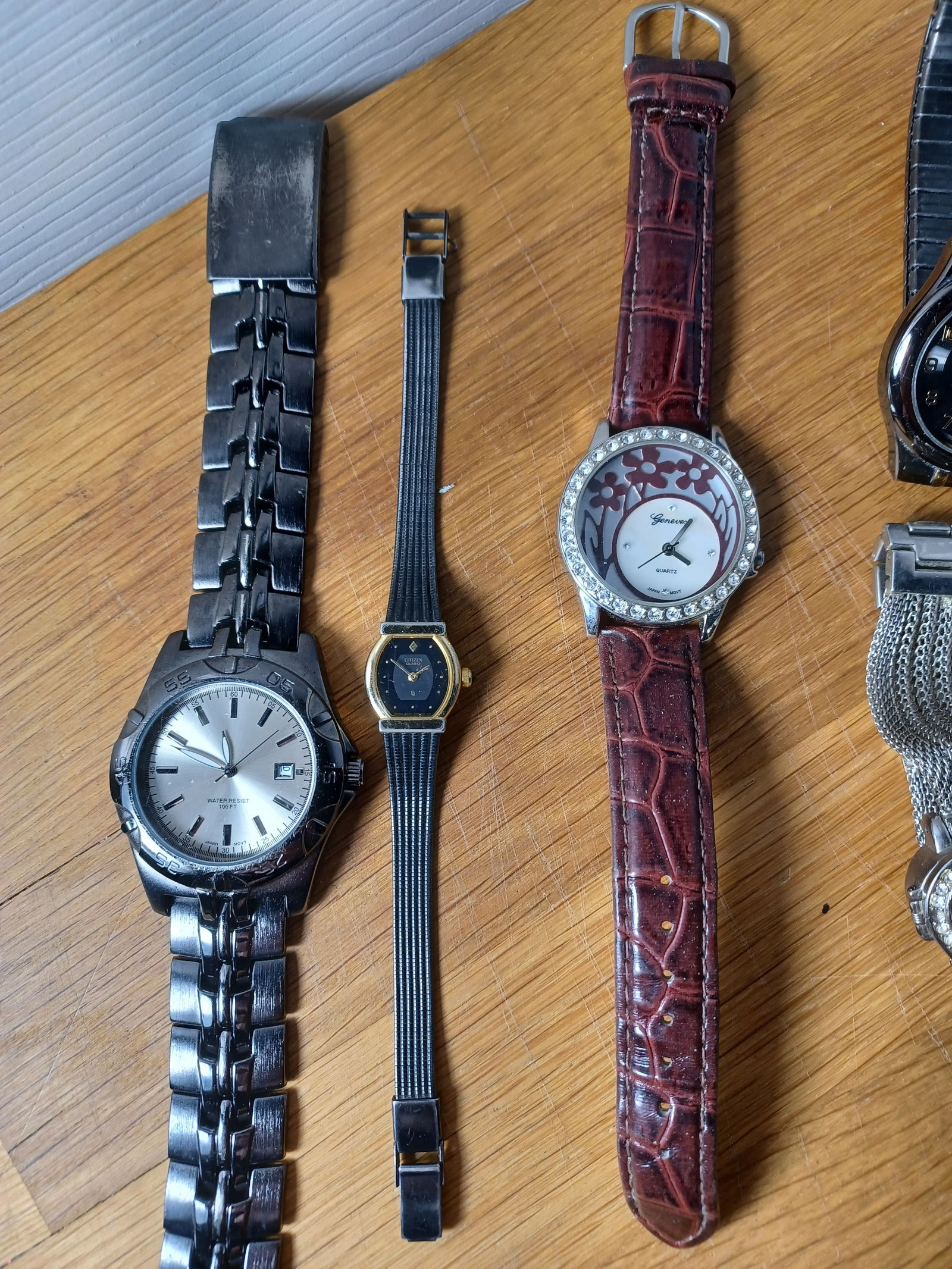 Lot of Watches / Not working need batteries - 4