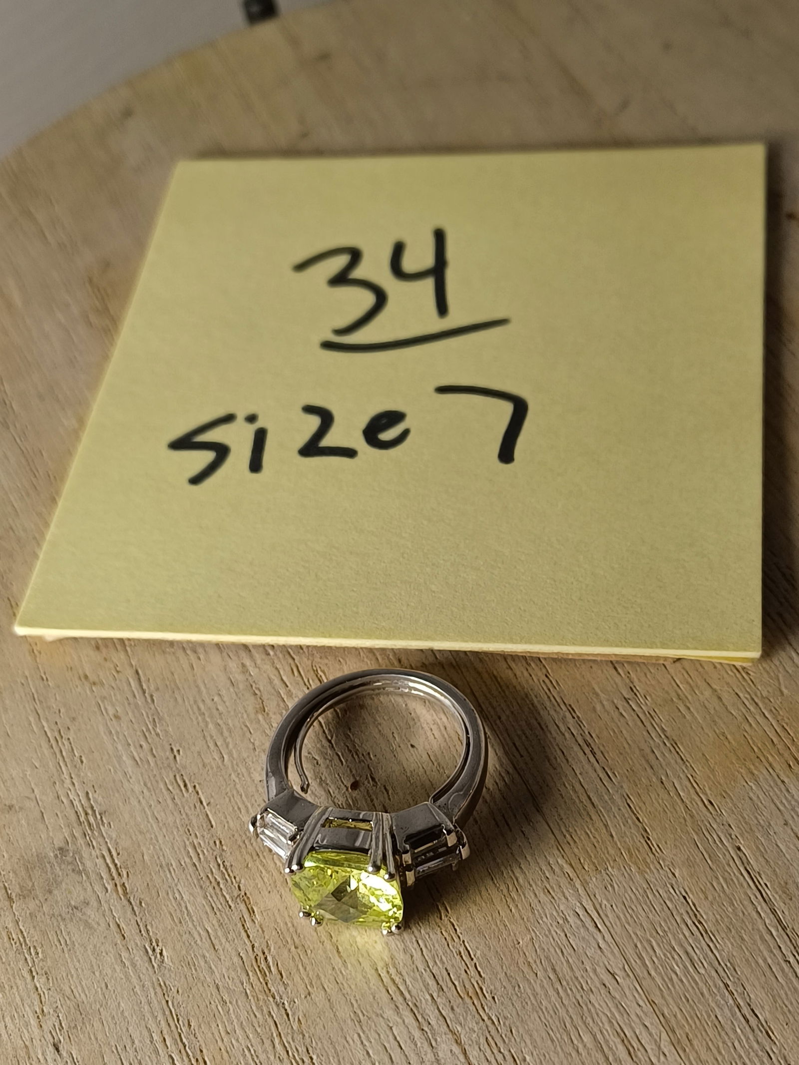 Stunning Ring Size 7 - 2