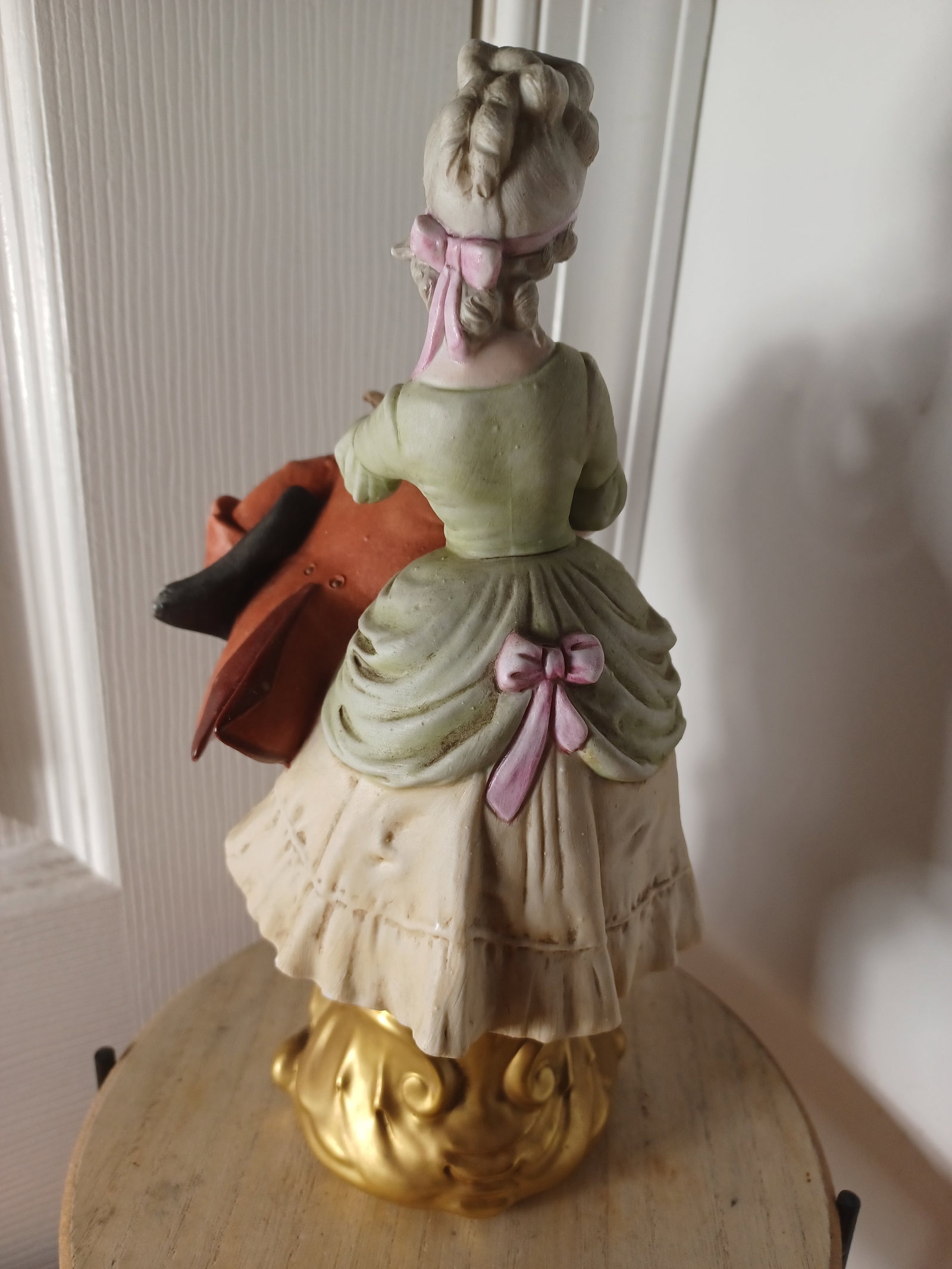 Vintage Works of Art Figurine / Italy 273 - 6