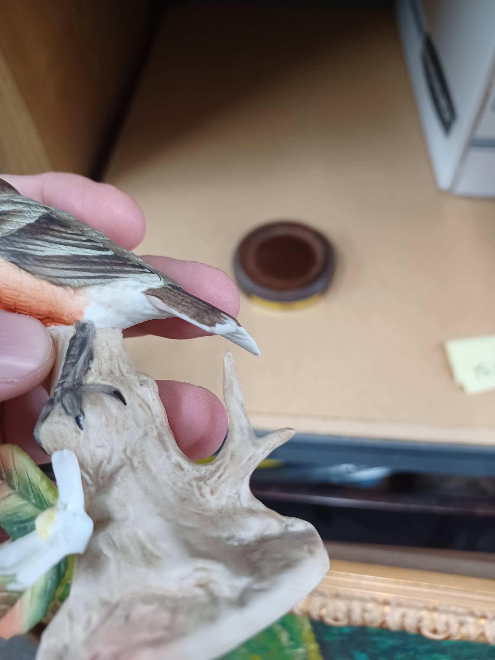 Lefton China Robin 1986 on wood base / as seen - 5