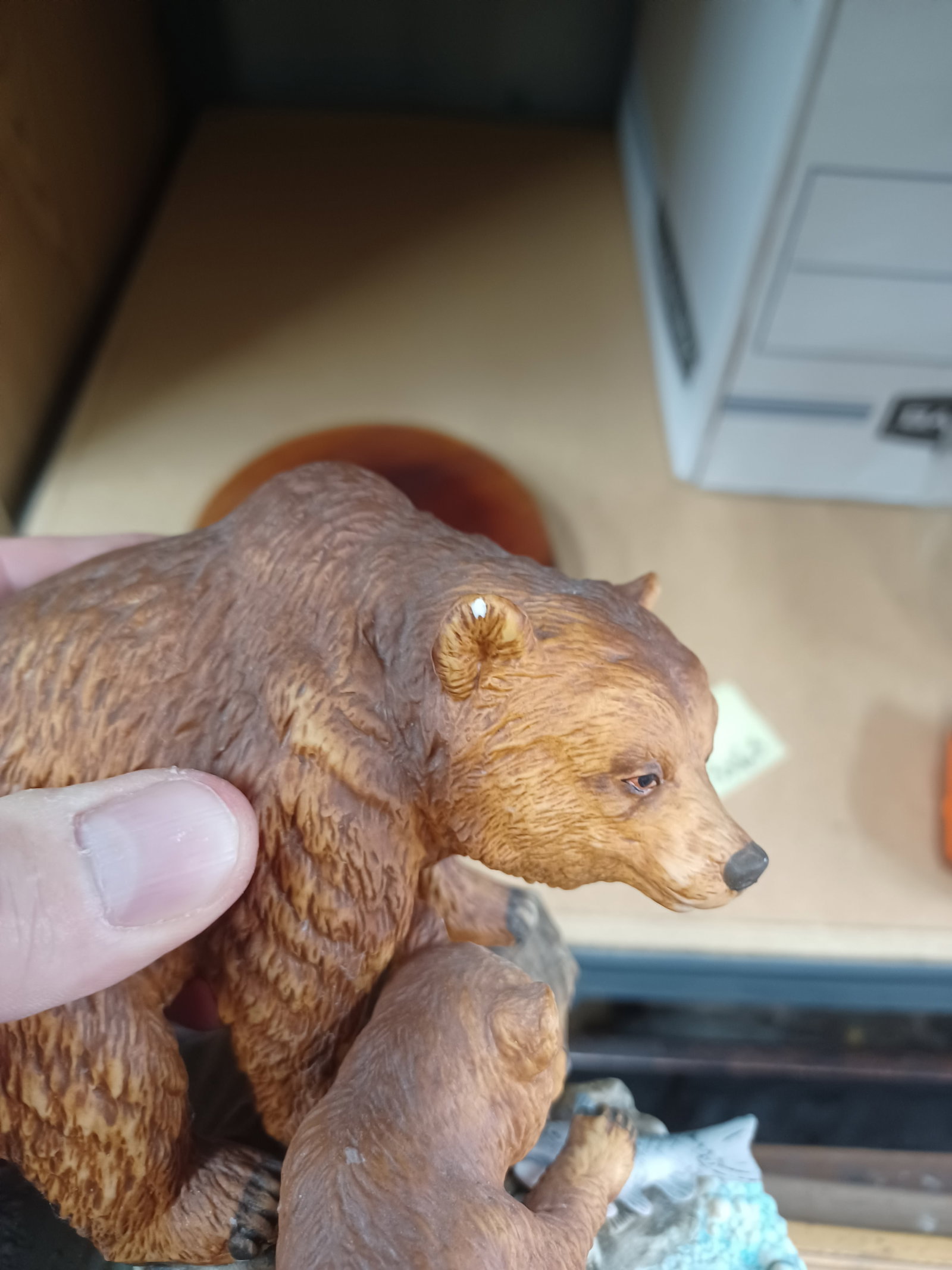 Brown Bear & Cub porcelain figurine on wood base Andea by Sadek - 5