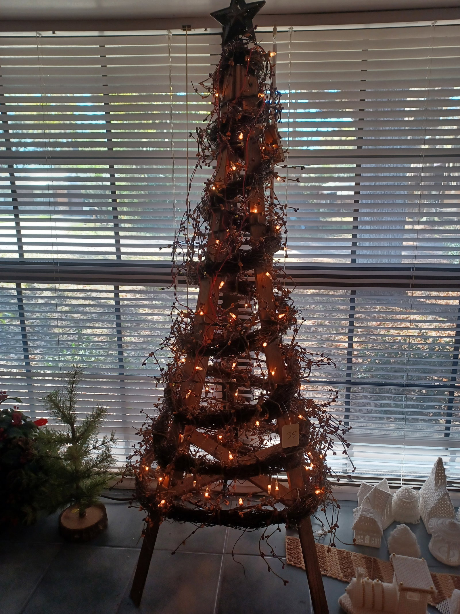 Rustic Christmas Tree and Candle Stand: Rustic Christmas Tree and Candle Stand