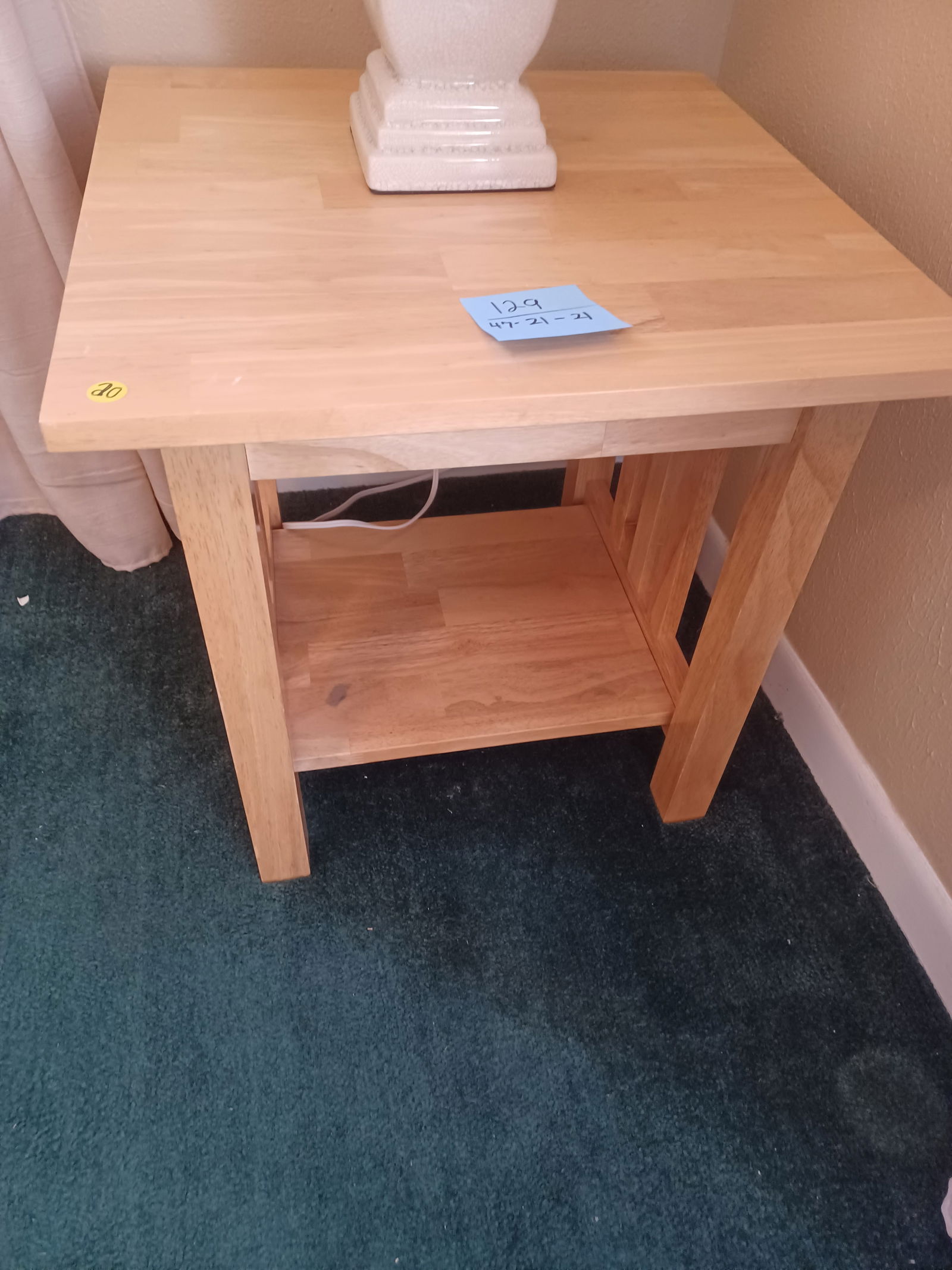 Lot including Seashell Mirror, Lamp and side table - 3